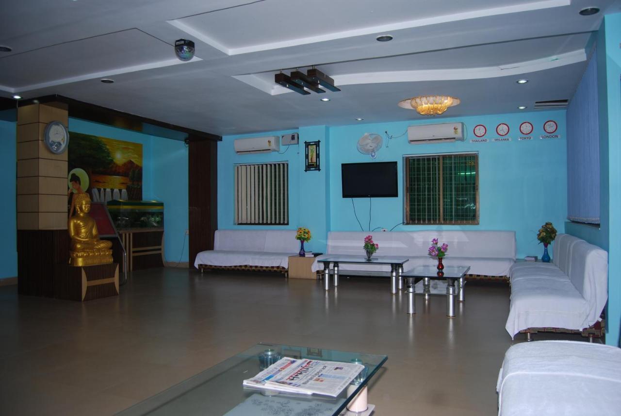 Hotel Om International Bodh Gaya Buitenkant foto